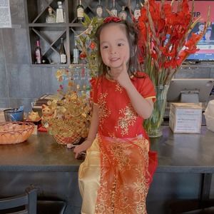 Meet your Posher, Maya